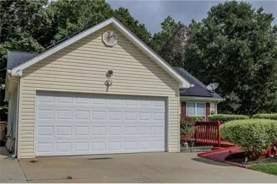 5059 Lancashire Court, Flowery Branch, GA 30542 - Photo 4