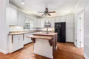 3540 Pierce Arrow Cir, Suwanee, GA 30024 - Photo 12