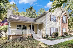 147 Crossroads Estate Dr, Newnan, GA 30265 - Photo 2