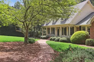527 N St Marys Ln NW, Marietta, GA 30064 - Photo 2