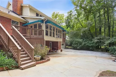 527 N Saint Marys Lane NW, Marietta, GA 30064 - Photo 28