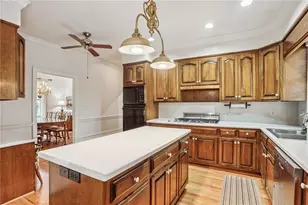 527 N St Marys Ln NW, Marietta, GA 30064 - Photo 10