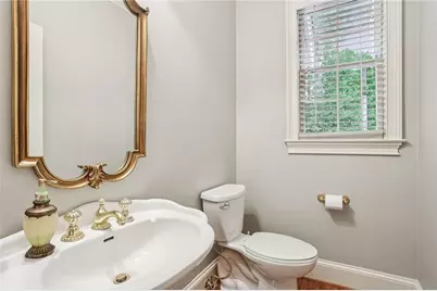 527 N Saint Marys Lane NW, Marietta, GA 30064 - Photo 16