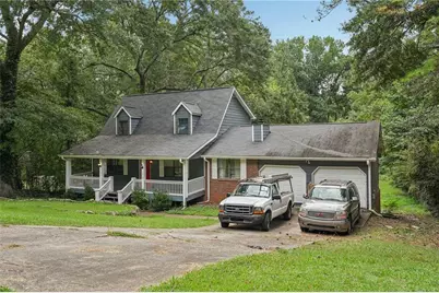 1418 Winchester Trail, Riverdale, GA 30296 - Photo 2