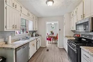 1418 Winchester Trail, Riverdale, GA 30296 - Photo 14