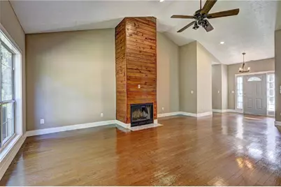 2006 Hawthorne Way, Woodstock, GA 30189 - Photo 4