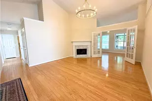 535 Suwanee E Dr, Lawrenceville, GA 30043 - Photo 4