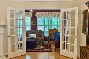 535 Suwanee E Dr, Lawrenceville, GA 30043 - Photo 6