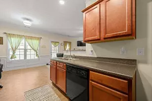 3823 Roses Trail, Fairburn, GA 30213 - Photo 6