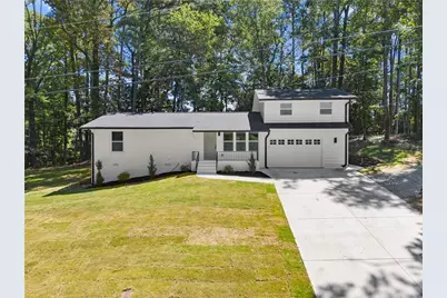 5871 Dolvin Lane, Buford, GA 30518 - Photo 2