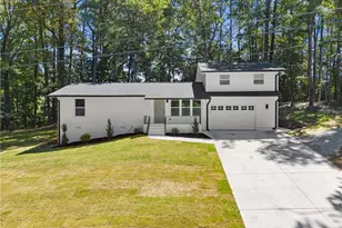 5871 Dolvin Ln, Buford, GA 30518 - Photo 2