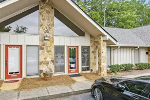 11285 Elkins Rd, Roswell, GA 30076 - Photo 10