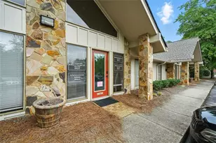 11285 Elkins Rd, Roswell, GA 30076 - Photo 14