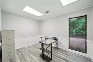 11285 Elkins Rd, Roswell, GA 30076 - Photo 22