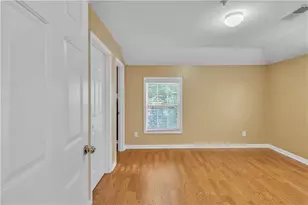 1343 Orchard Park Dr, Stone Mountain, GA 30083 - Photo 4