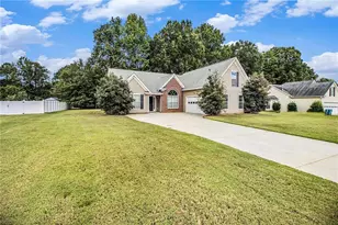 260 Sandstone Dr, Hampton, GA 30228 - Photo 2