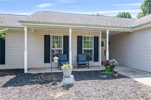 443 Robins Way, Auburn, GA 30011 - Photo 4