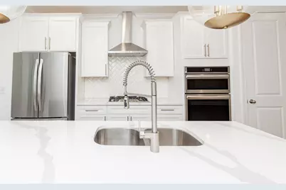 6595 Beacon Drive, Atlanta, GA 30328 - Photo 18