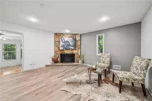 230 Lakeview Ridge E, Roswell, GA 30076 - Photo 4