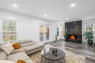 748 Olde Towne Ln, Marietta, GA 30068 - Photo 8