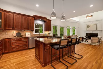 8345 Jett Ferry Road, Sandy Springs, GA 30350 - Photo 22