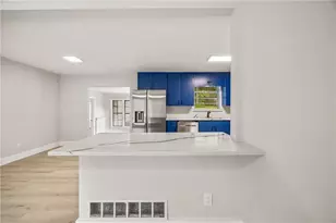 6050 Ledgewood Dr, Forest Park, GA 30297 - Photo 10