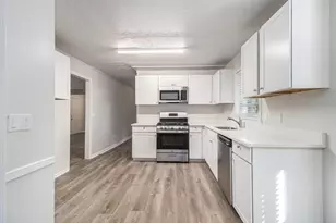 968 Oak Springs Ct, Stone Mountain, GA 30083 - Photo 6