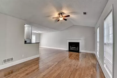 5880 April Drive, Sugar Hill, GA 30518 - Photo 6