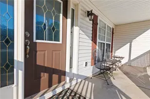 304 Patrick Cir, Jenkinsburg, GA 30234 - Photo 2