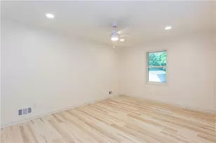 3960 Rocmar Dr, Snellville, GA 30039 - Photo 16