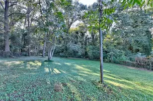 2181 Juanita St, Decatur, GA 30032 - Photo 2