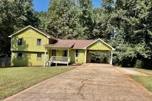 1372 Sir Knights Way, Lawrenceville, GA 30045 - Photo 2