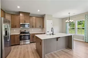 39 Clubview Dr, Hoschton, GA 30548 - Photo 4