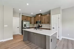 39 Clubview Dr, Hoschton, GA 30548 - Photo 8