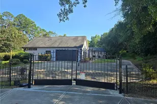 2320 Copper Trail Ln, Buford, GA 30519 - Photo 2