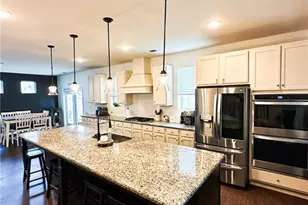 5550 Mirror Lake Dr, Cumming, GA 30028 - Photo 8