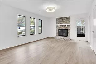 1010 Mathews Ct SE, Smyrna, GA 30080 - Photo 4