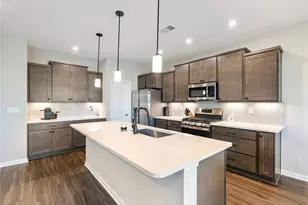 627 Michigan Cir, Hoschton, GA 30548 - Photo 6