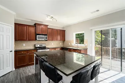 1184 Liberty Parkway NW, Atlanta, GA 30318 - Photo 12