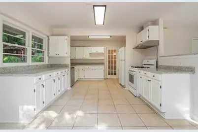 1392 Lively Ridge Road NE, Atlanta, GA 30329 - Photo 16