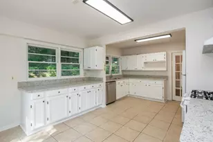 1392 Lively Ridge Rd NE, Atlanta, GA 30329 - Photo 18