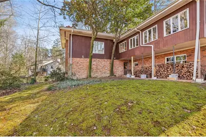 110 Stewart Drive, Atlanta, GA 30342 - Photo 4