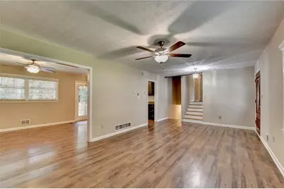 2414 Robin Hood Place, Marietta, GA 30068 - Photo 4