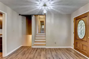 2414 Robin Hood Pl, Marietta, GA 30068 - Photo 2