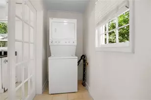 1660 Bristol Dr NE, Atlanta, GA 30329 - Photo 10