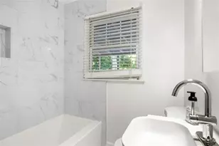 1660 Bristol Dr NE, Atlanta, GA 30329 - Photo 14