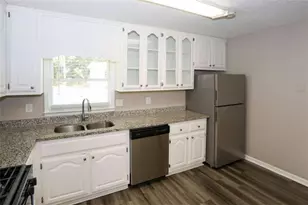 121 Wilson Cir, Carrollton, GA 30117 - Photo 8