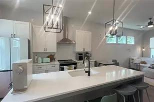 200 Chestnut Cir, Atlanta, GA 30342 - Photo 8