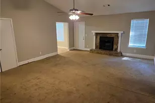 943 Lake Dr Ct, Stone Mountain, GA 30088 - Photo 2