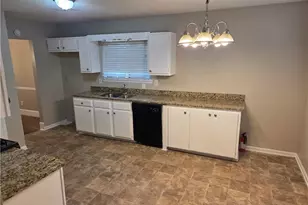 943 Lake Dr Ct, Stone Mountain, GA 30088 - Photo 6